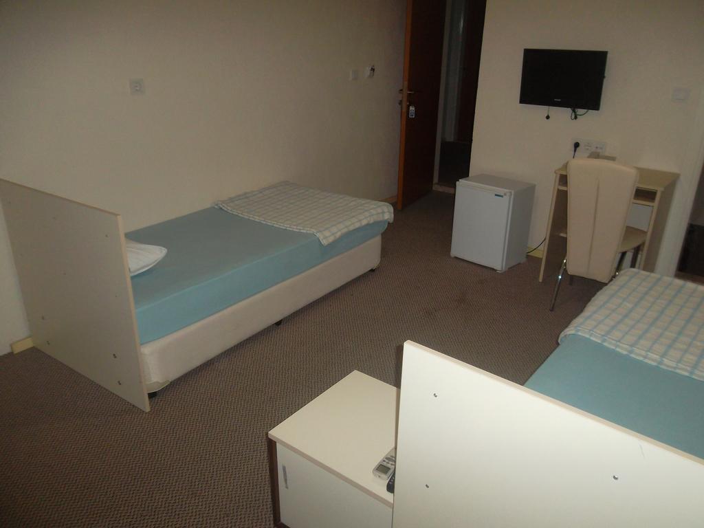 Konak Hotel Mut ภายนอก รูปภาพ