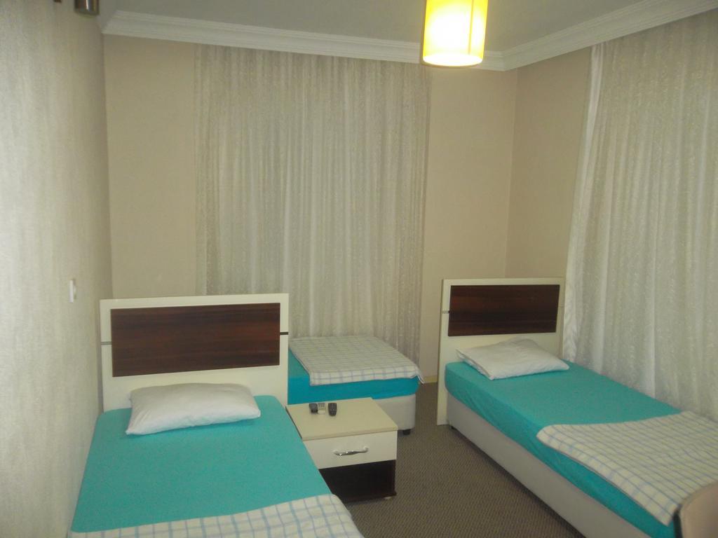 Konak Hotel Mut ภายนอก รูปภาพ