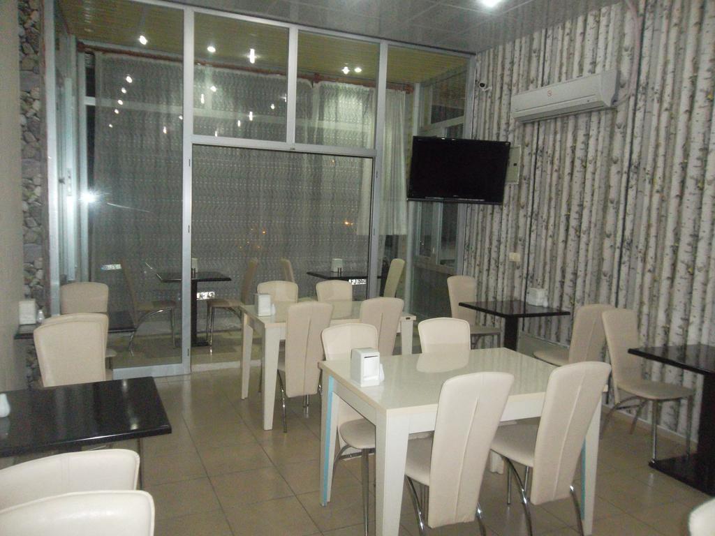 Konak Hotel Mut ภายนอก รูปภาพ