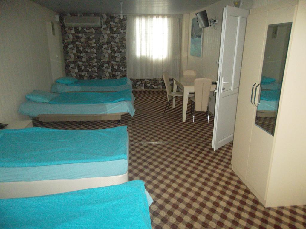 Konak Hotel Mut ภายนอก รูปภาพ