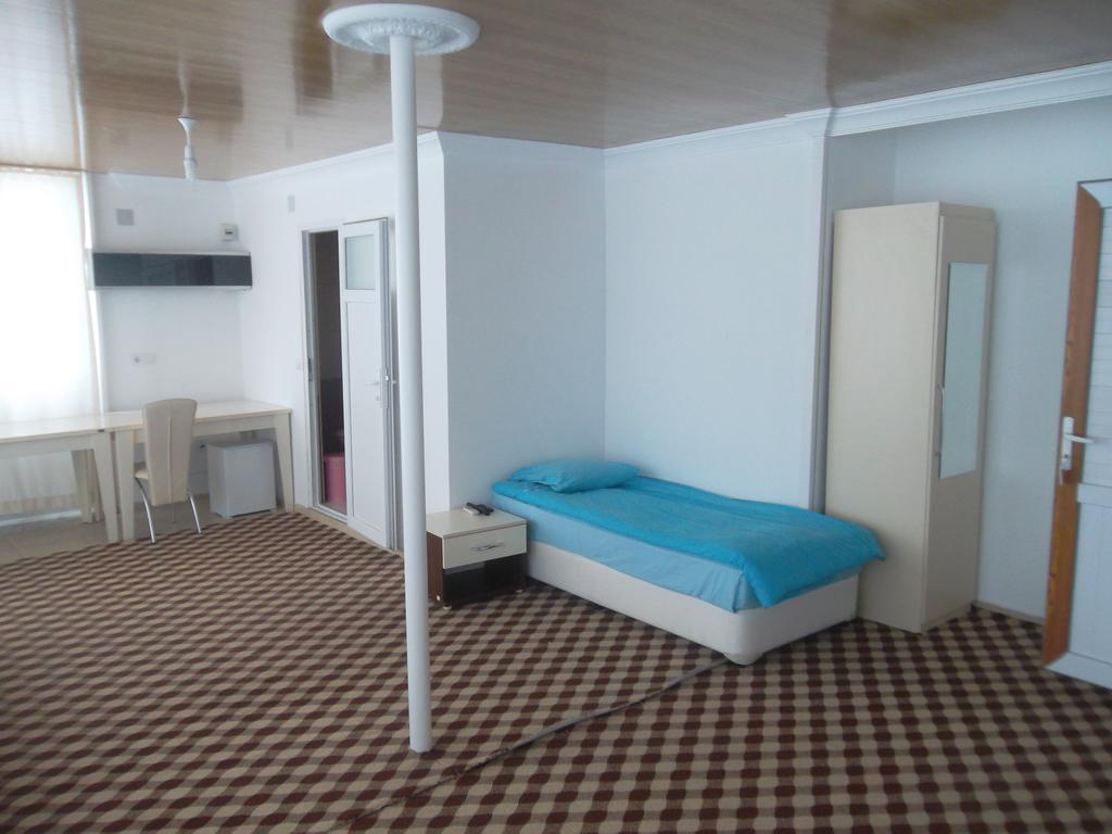 Konak Hotel Mut ภายนอก รูปภาพ